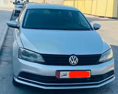Использовал Volkswagen Jetta Аренда в Доха #21927 - 1  image 