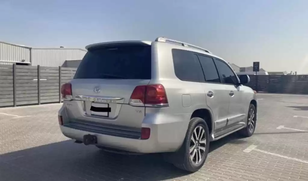 Использовал Toyota Land Cruiser Аренда в Доха #22050 - 1  image 