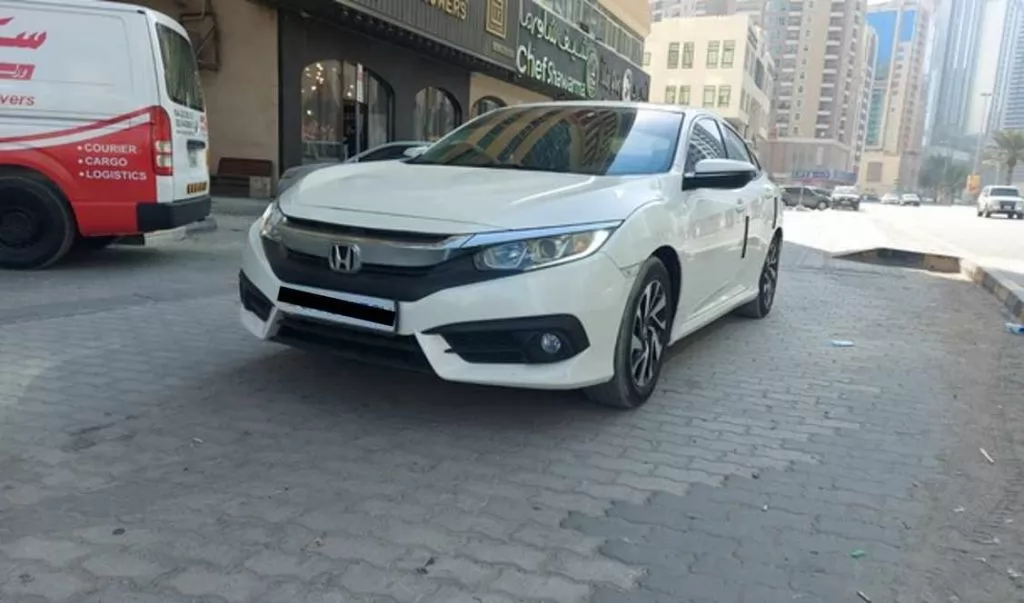 استفاده شده Honda Civic برای اجاره که در دوحه #22156 - 1  image 