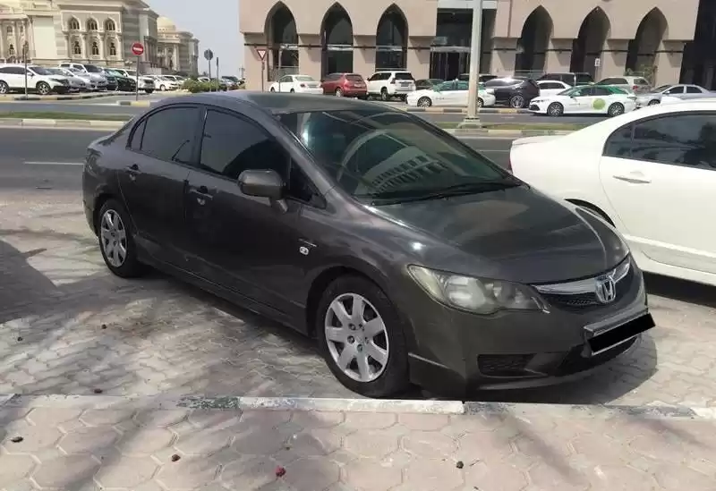 استفاده شده Honda Civic برای اجاره که در دوحه #22191 - 1  image 