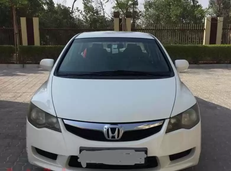 استفاده شده Honda Civic برای اجاره که در دوحه #22197 - 1  image 