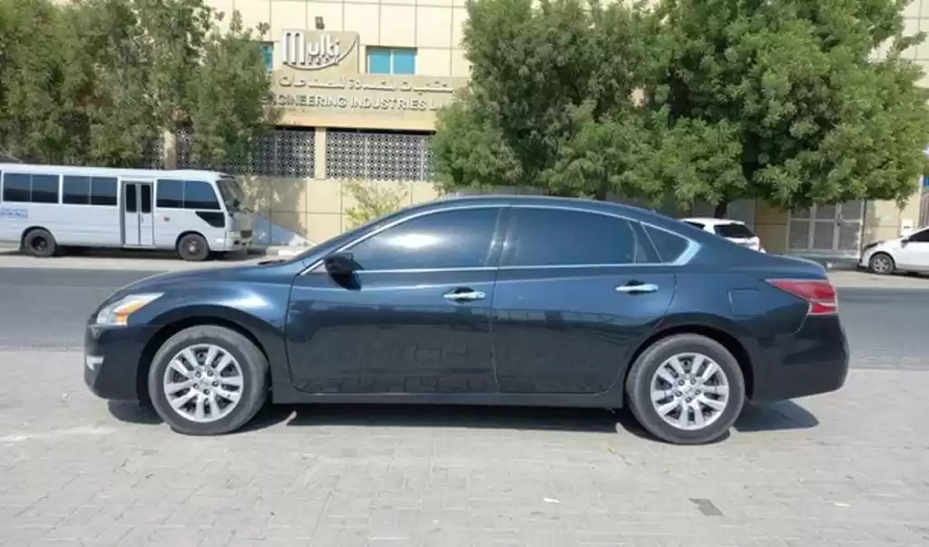 مستعملة Nissan Altima للإيجار في الدوحة #22244 - 1  صورة 