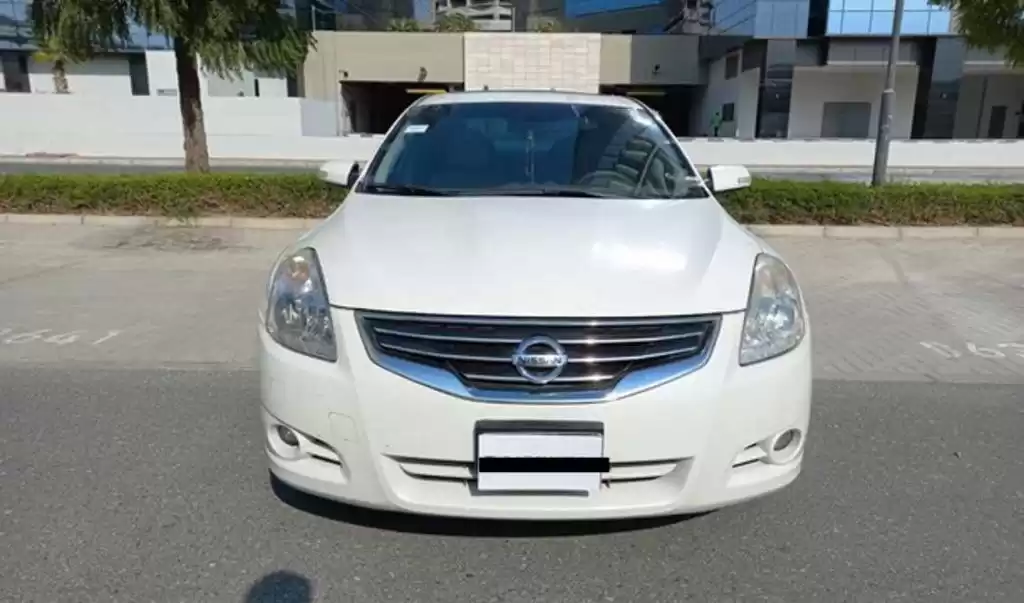 مستعملة Nissan Altima للإيجار في الدوحة #22255 - 1  صورة 