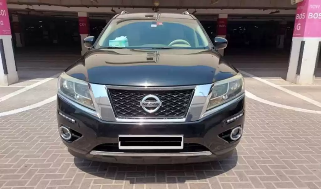 Gebraucht Nissan Pathfinder Zu vermieten in Doha #22258 - 1  image 