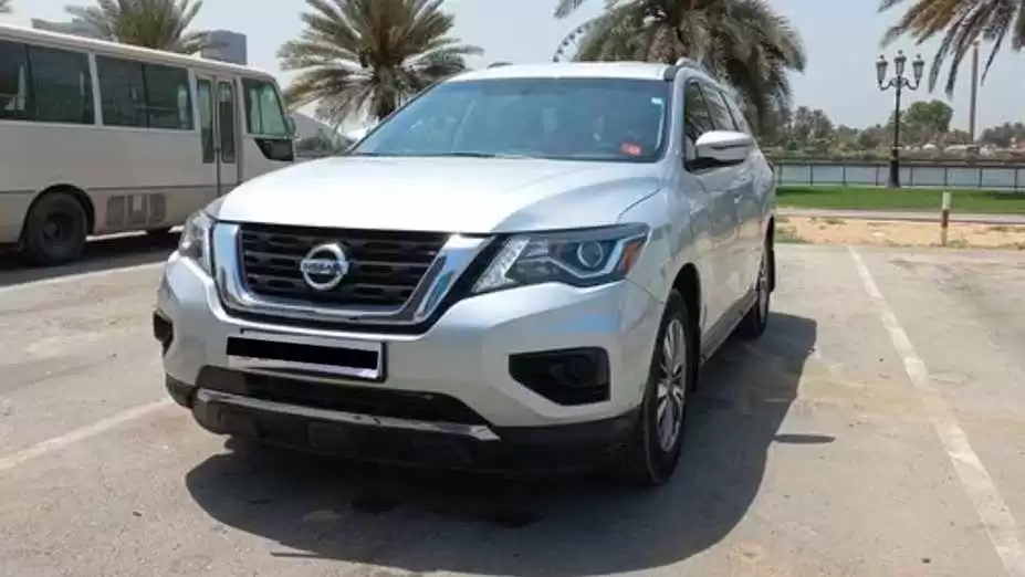Использовал Nissan Pathfinder Аренда в Доха #22282 - 1  image 