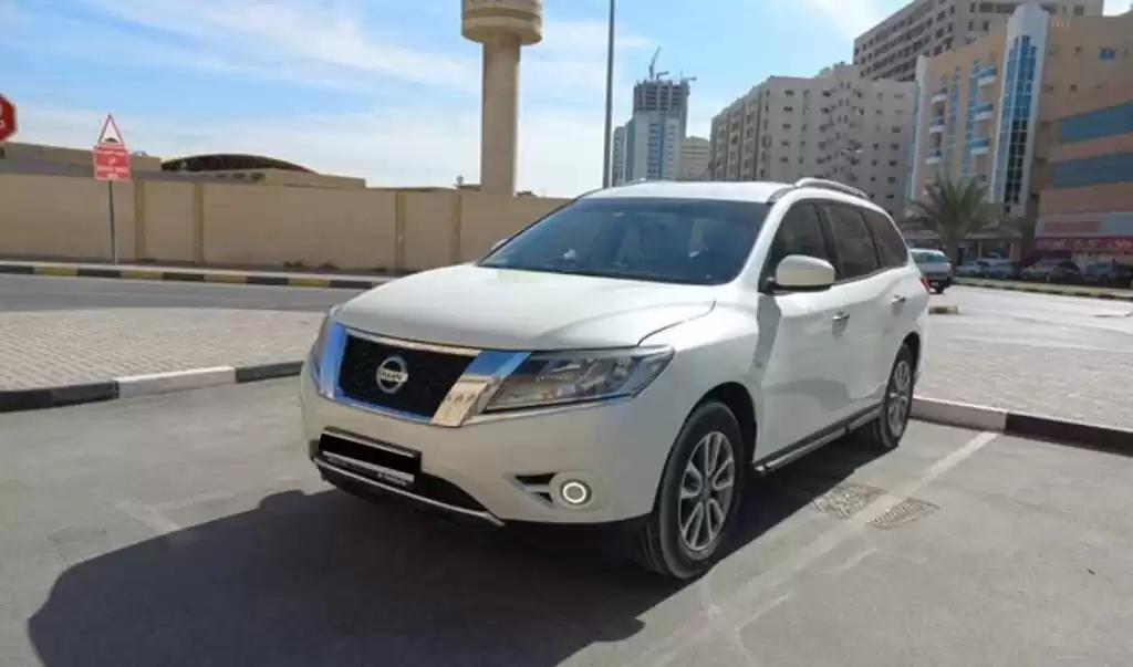 مستعملة Nissan Pathfinder للإيجار في الدوحة #22296 - 1  صورة 