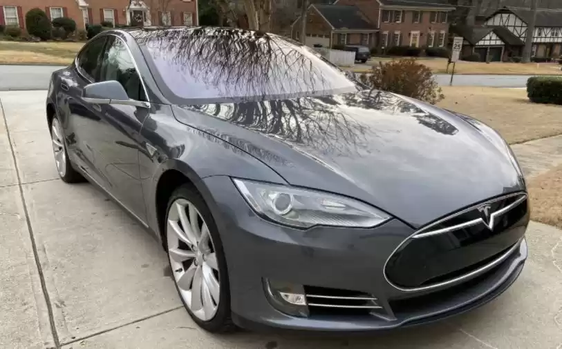 用过的 Tesla MODEL S 出租 在 安曼 #22345 - 1  image 