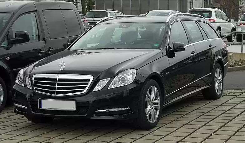 用过的 Mercedes-Benz E Class 出租 在 安曼 #22788 - 1  image 