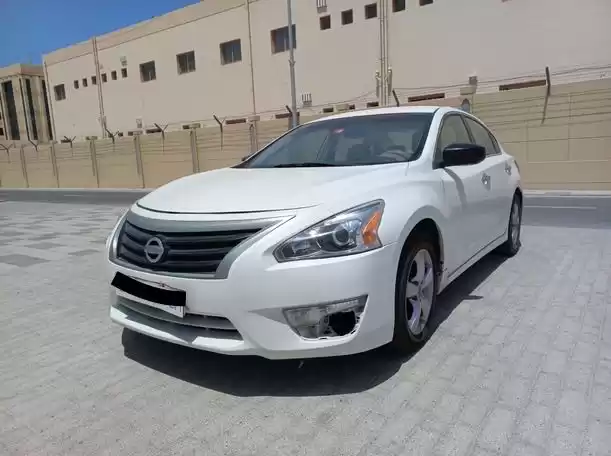 مستعملة Nissan Altima للبيع في دبي #23485 - 1  صورة 