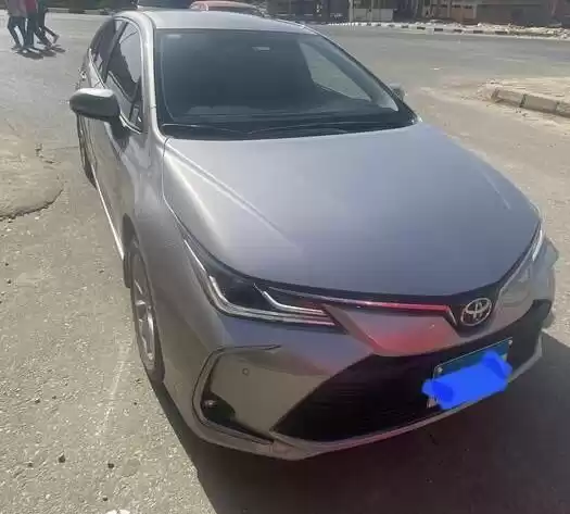 Utilisé Toyota Corolla À Louer au Le-Caire , Gouvernorat-du-Caire #25024 - 1  image 