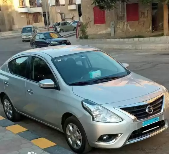 استفاده شده Nissan Sunny برای اجاره که در قاهره-استان #25146 - 1  image 