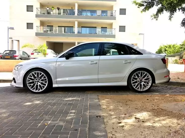 Совершенно новый Audi Q3 Продается в Лондон , Большой Лондон , Англия #27593 - 1  image 