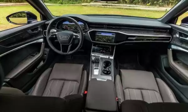 Yepyeni Audi Unspecified Satılık içinde Londra , Büyük-Londra , İngiltere #29098 - 1  image 