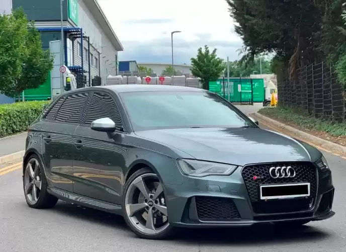 Utilisé Audi RS 3 À vendre au Grand-Londres , Angleterre #30909 - 1  image 
