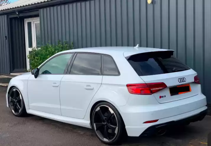 Utilisé Audi RS 3 À vendre au Grand-Londres , Angleterre #31226 - 1  image 