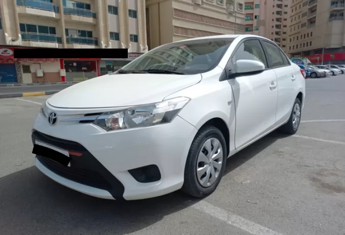 Usado Toyota Yaris Sedan Venta en Dubái #31411 - 1  image 