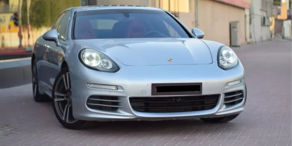 Utilisé Porsche Panamera À vendre au Dubai #31438 - 1  image 