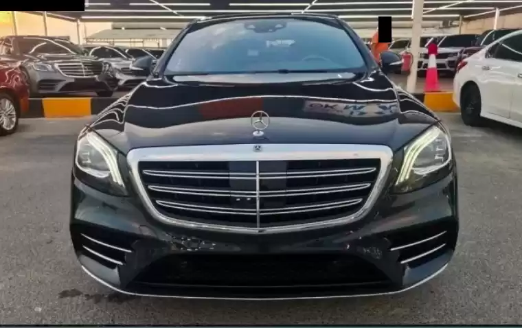 Used Mercedes-Benz 560 For Sale in Dubai #31569 - 1  image 
