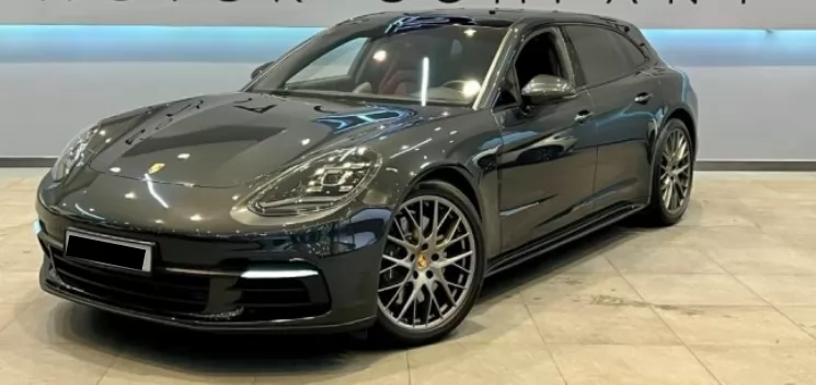 Gebraucht Porsche Panamera Zu verkaufen in Dubai #31603 - 1  image 
