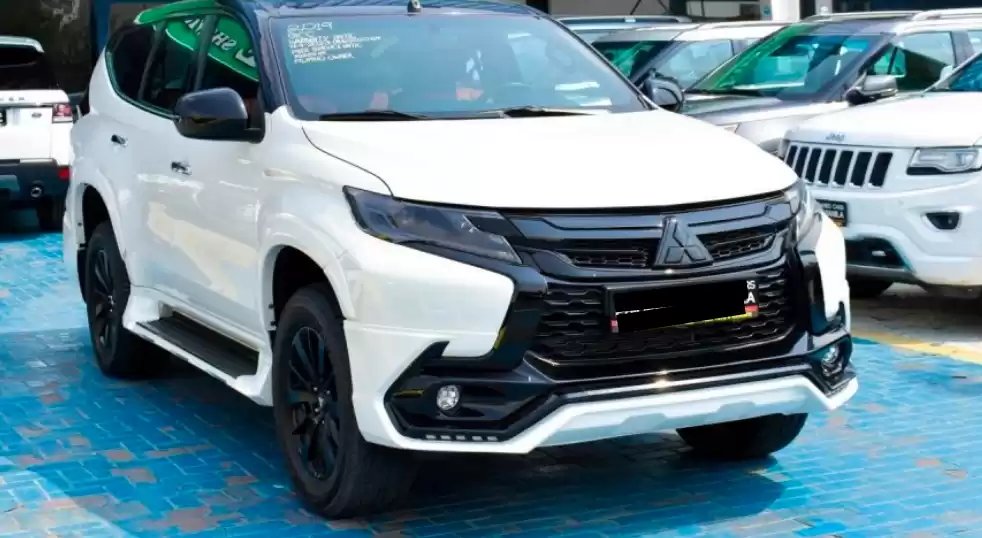 مستعملة Mitsubishi Montero للبيع في دبي #31790 - 1  صورة 