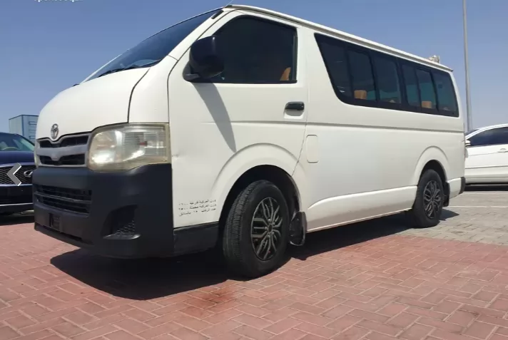 Utilisé Toyota Hiace À vendre au Dubai #31950 - 1  image 