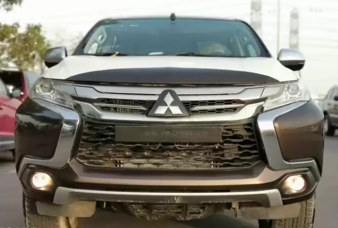 مستعملة Mitsubishi Montero للبيع في دبي #32077 - 1  صورة 