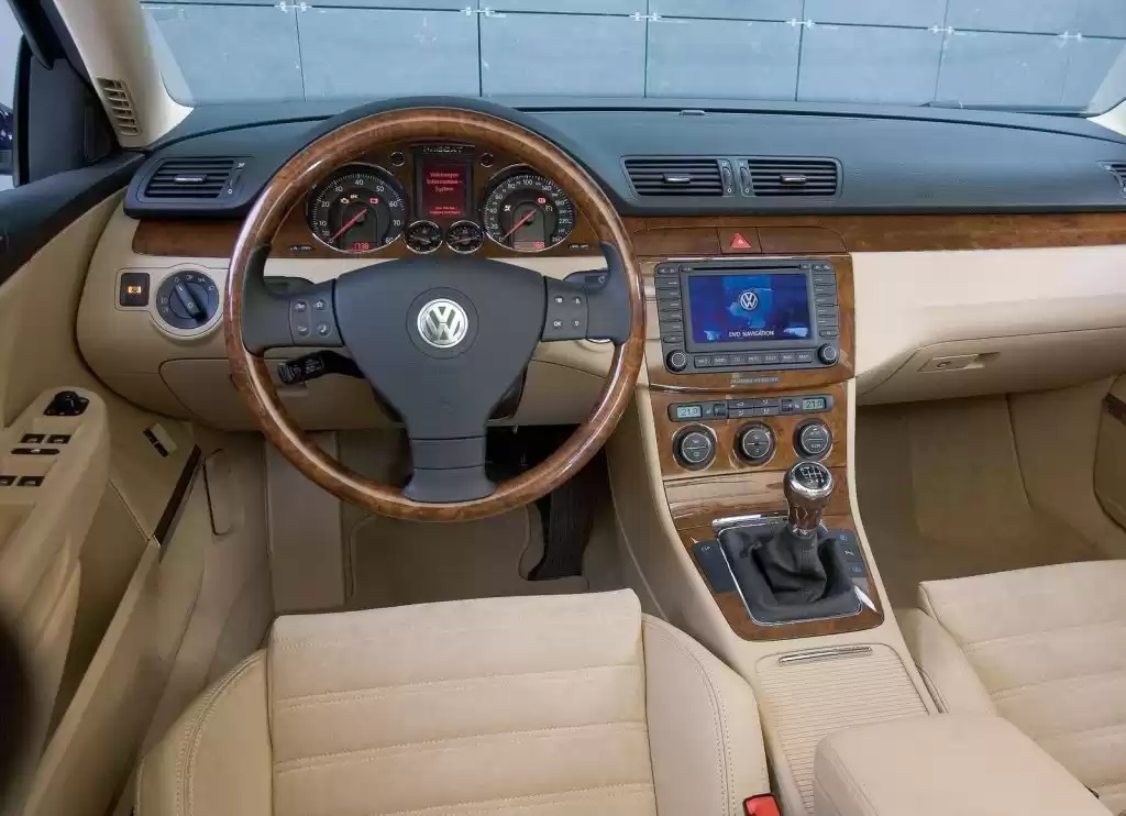 Использовал Volkswagen Passat Продается в Порт Дохи , Доха #32127 - 1  image 