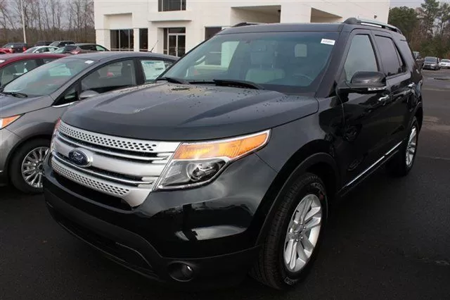 Used Ford Explorer SUV For Sale in Doha Port , Doha #32173 - 1  image 