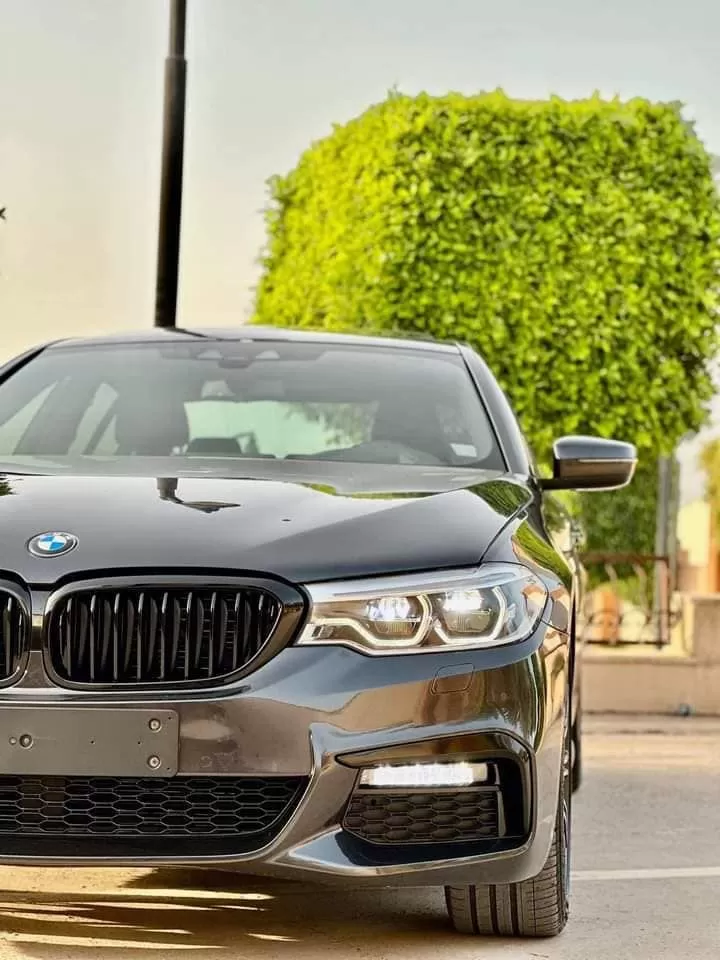 مستعملة BMW 5 Series للبيع في عجمان #33915 - 1  صورة 