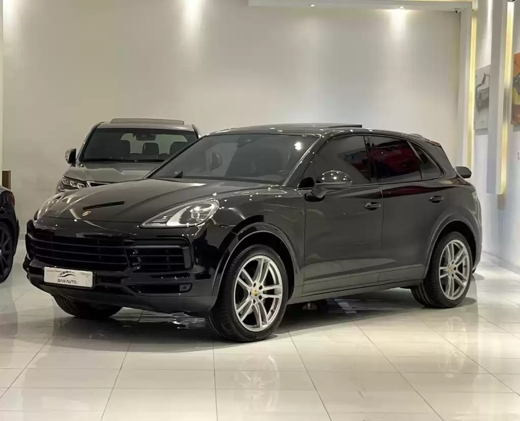 Used Porsche Cayenne SUV For Sale in Ar Rifa , Southern Governorate #34260 - 1  image 