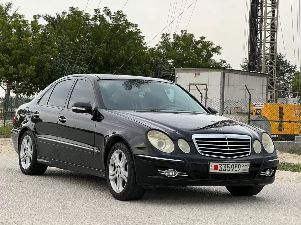 Used Mercedes-Benz 280 For Sale in Ar Rifa , Southern Governorate #34297 - 1  image 