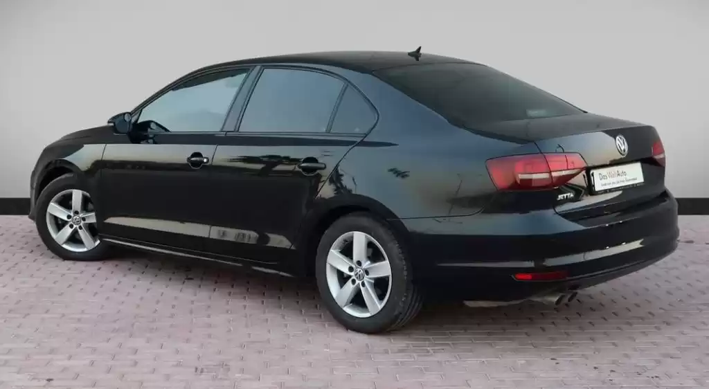Использовал Volkswagen Jetta Аренда в Доха #5912 - 1  image 