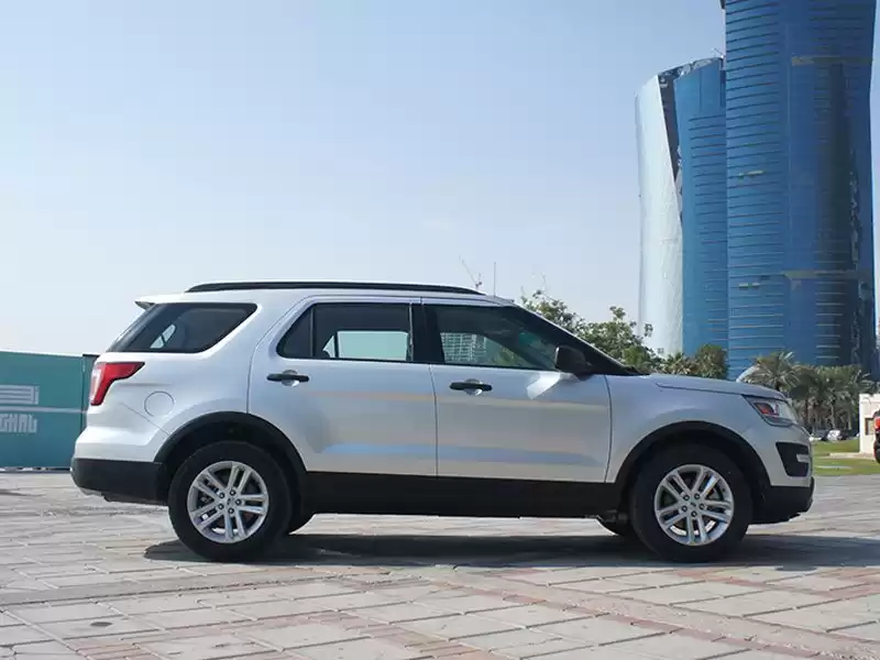 Gebraucht Ford Unspecified Zu vermieten in Doha #6355 - 1  image 