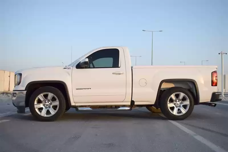 Used GMC Sierra For Sale in Doha #6485 - 1  image 