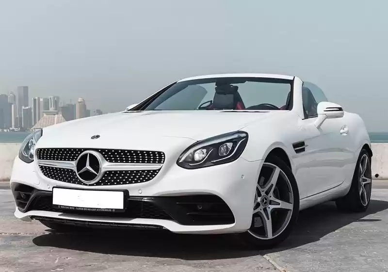 Gebraucht Mercedes-Benz Unspecified Zu verkaufen in Doha #6566 - 1  image 