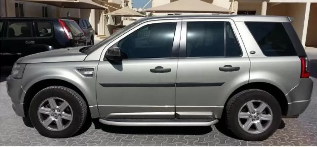 Utilisé Land Rover Unspecified À vendre au Al-Sadd , Doha #6617 - 1  image 