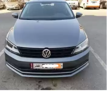 Использовал Volkswagen Jetta Продается в Доха #7023 - 1  image 