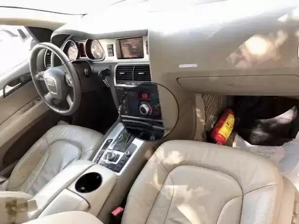 用过的 Audi Q7 出售 在 萨德 , 多哈 #7190 - 1  image 