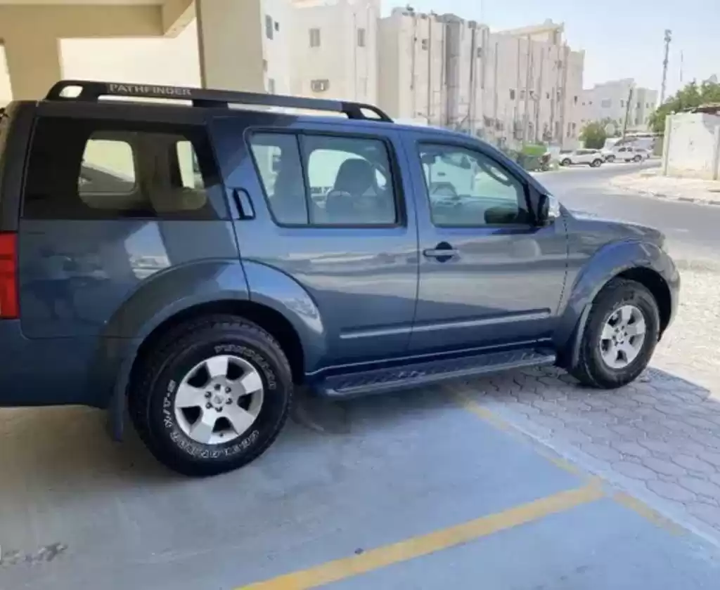 Kullanılmış Nissan Pathfinder Satılık içinde Al Sadd , Doha #7191 - 1  image 
