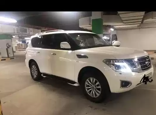 Использовал Nissan Patrol Продается в Аль-Садд , Доха #7195 - 1  image 