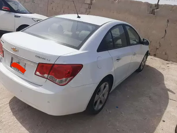 Gebraucht Chevrolet Cruze Zu verkaufen in Doha #7301 - 1  image 