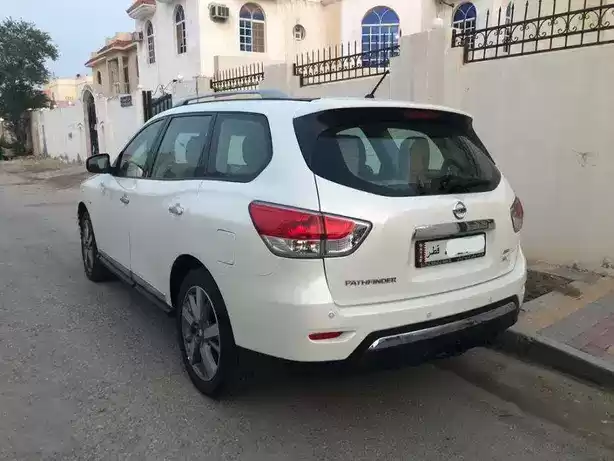 مستعملة Nissan Pathfinder للبيع في الدوحة #7438 - 1  صورة 