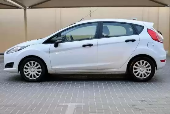 Gebraucht Ford Fiesta Zu verkaufen in Al Sadd , Doha #7948 - 1  image 