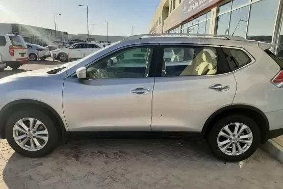 Used Nissan X-Trail For Sale in Doha-Qatar #8001 - 4  image 