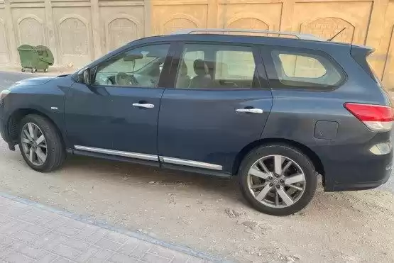 Gebraucht Nissan Pathfinder Zu verkaufen in Al Sadd , Doha #8042 - 1  image 