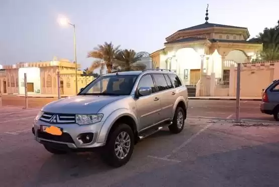 Использовал Mitsubishi Pajero Продается в Аль-Садд , Доха #8063 - 1  image 