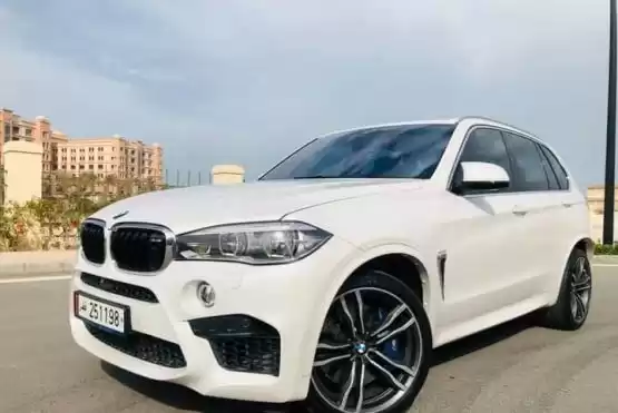 Gebraucht BMW X5 Zu verkaufen in Al Sadd , Doha #8109 - 1  image 
