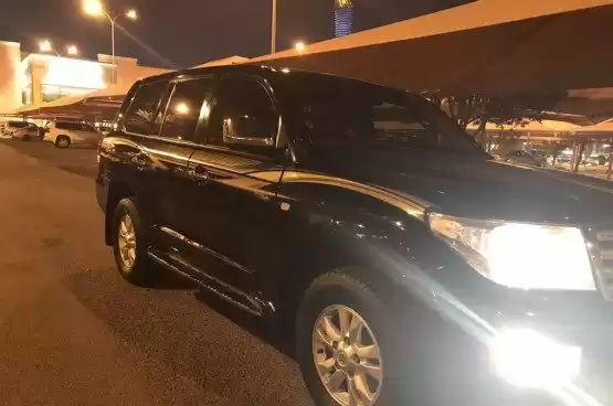 مستعملة Toyota Land Cruiser للبيع في الدوحة #8151 - 1  صورة 