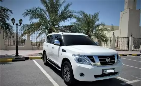 Использовал Nissan Patrol Продается в Доха #8222 - 1  image 