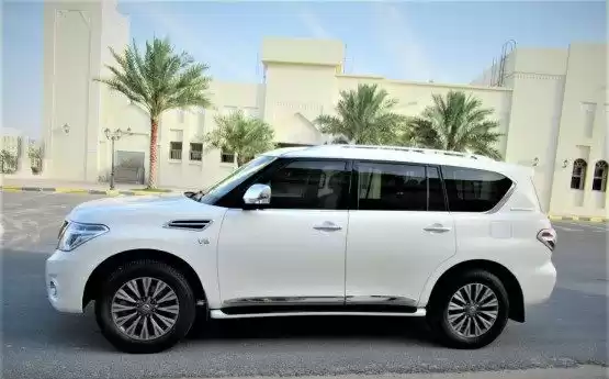 Использовал Nissan Patrol Продается в Доха #8229 - 1  image 